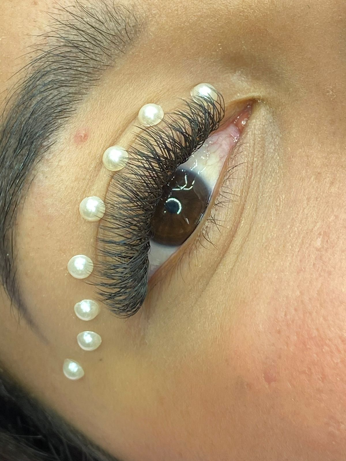 Lifting o extensiones de pestañas: cuál elegir según tu estilo de vida